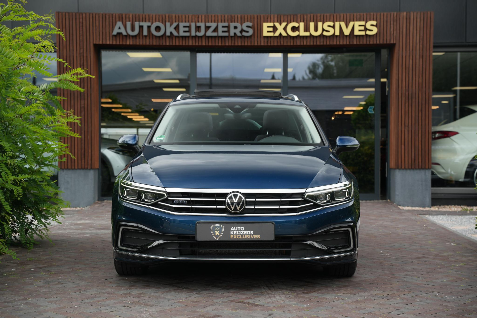 Volkswagen Passat 1.4 TSI PHEV GTE 2021 Aquamarine blue metallic (8H8H) 3