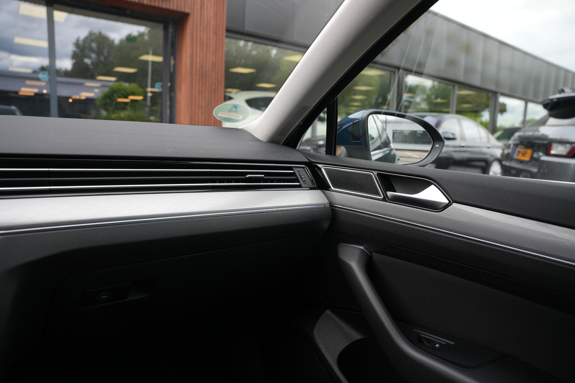 Volkswagen Passat 1.4 TSI PHEV GTE 2021 Aquamarine blue metallic (8H8H) 34
