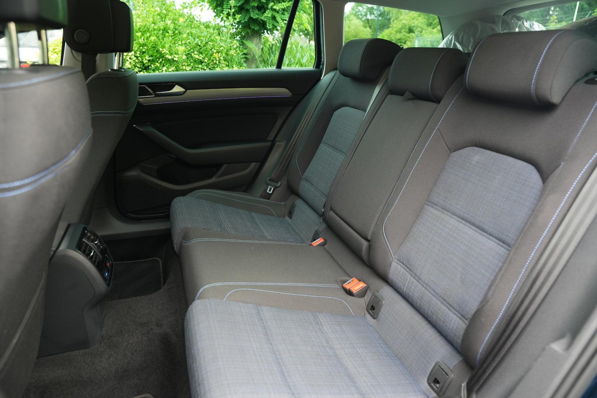 Volkswagen Passat 1.4 TSI PHEV GTE 2021 Aquamarine blue metallic (8H8H) 8