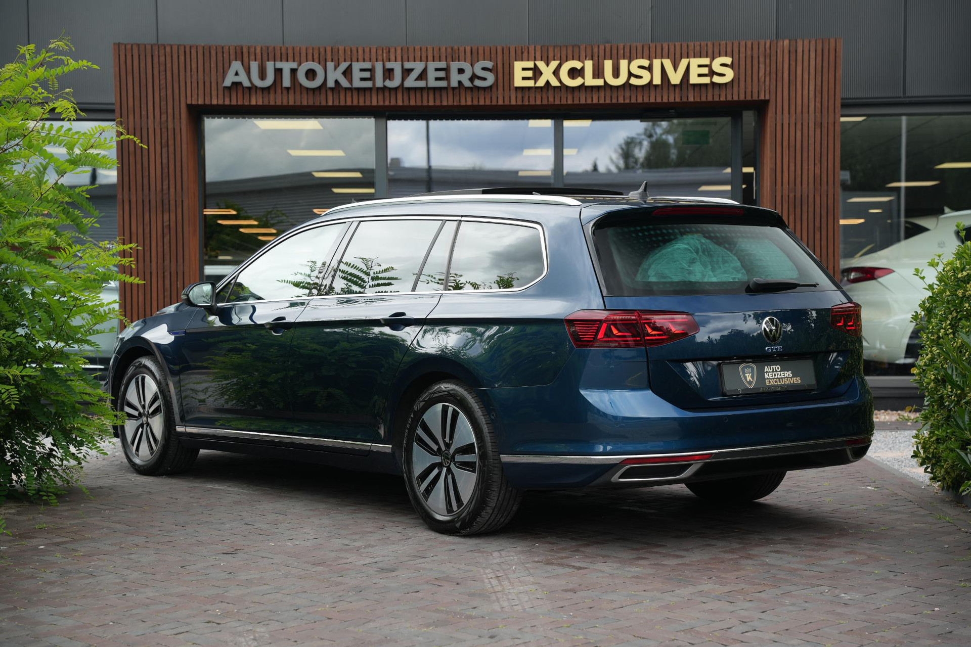 Volkswagen Passat 1.4 TSI PHEV GTE 2021 Aquamarine blue metallic (8H8H) 9