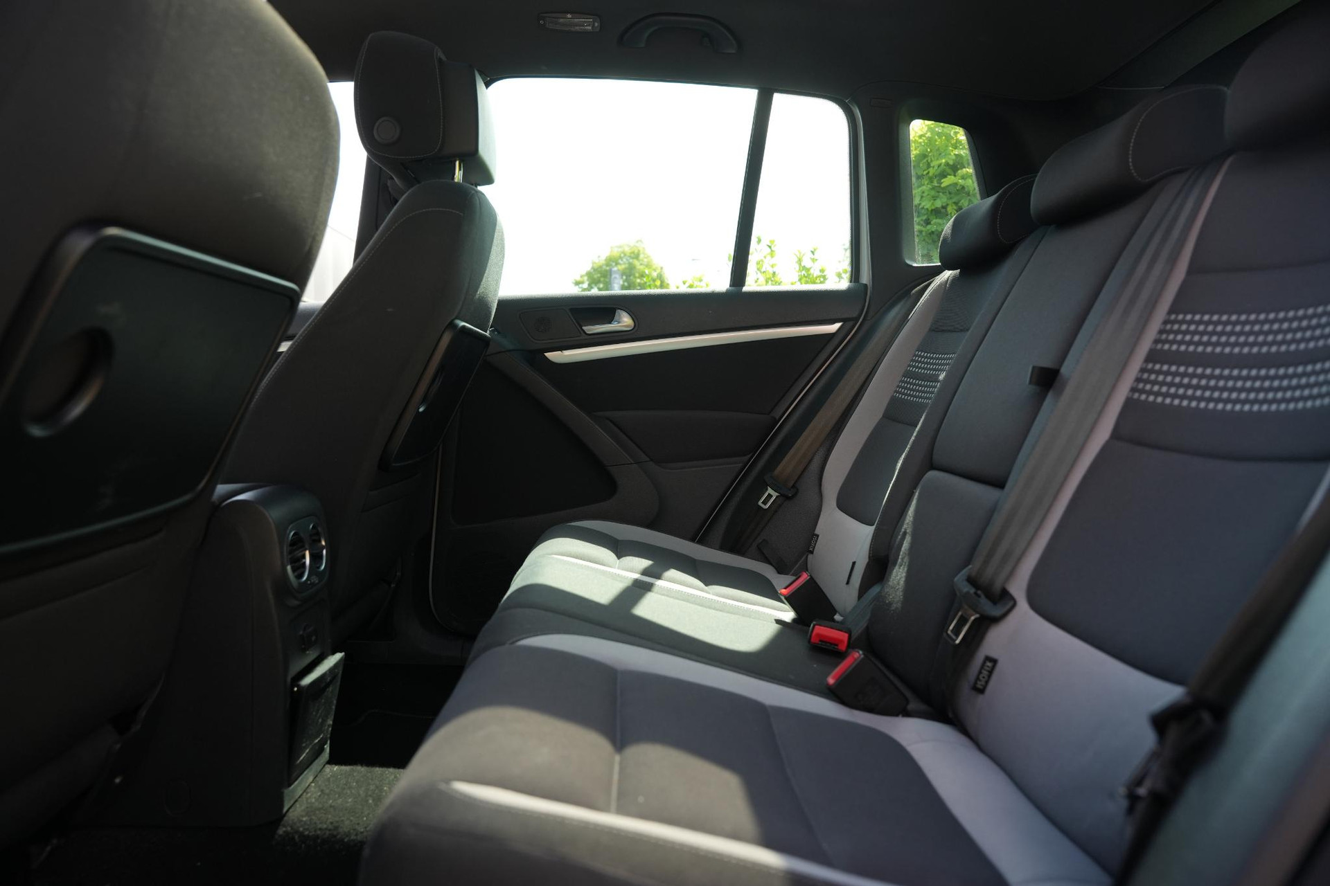 Volkswagen Tiguan 1.4 TSI Sport&Style line Edition 2013 Candy white (B4B4) 6