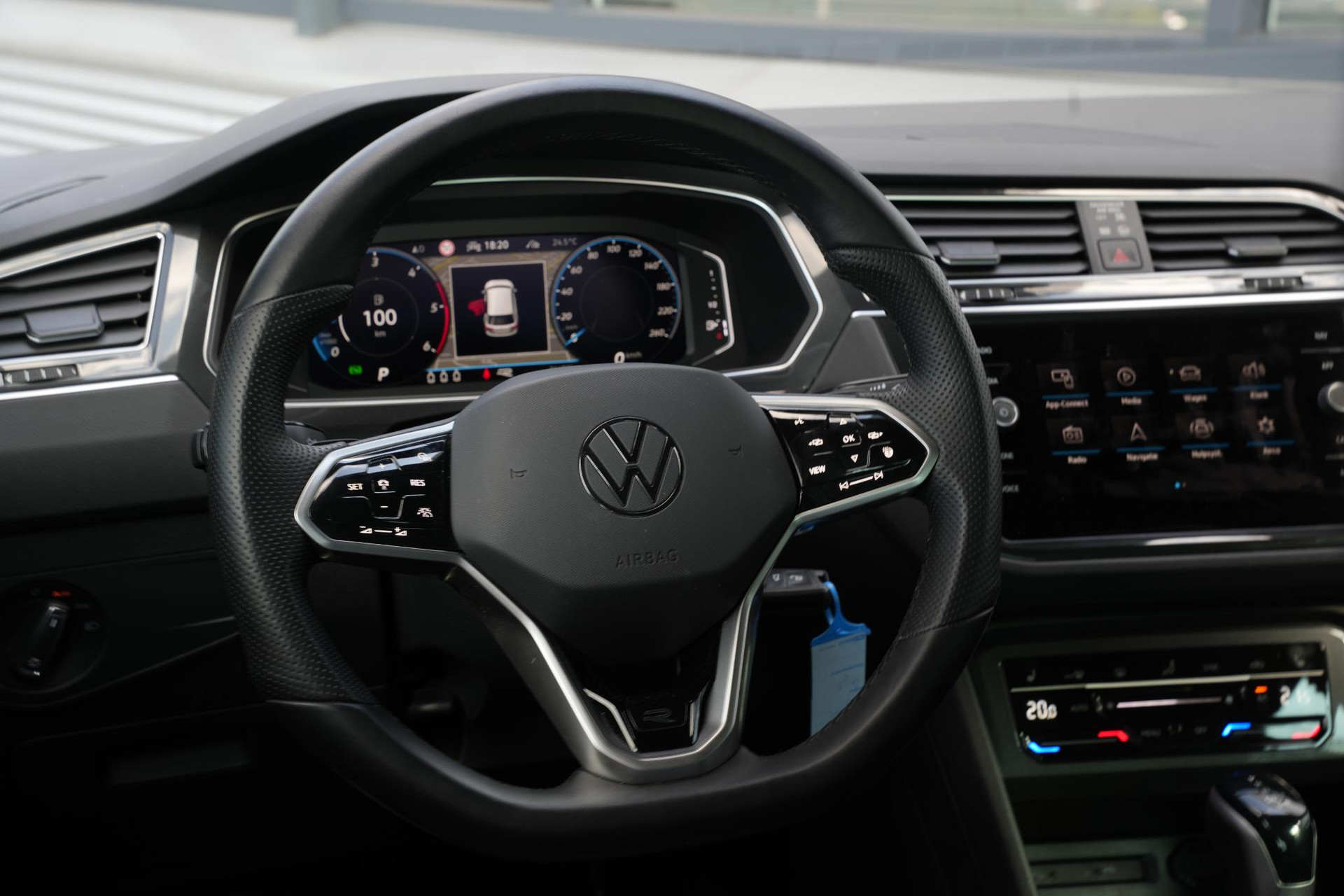 Volkswagen Tiguan 2.0 TDI R-Line Business+ 2023 Dolphin grey metallic (B0) 19