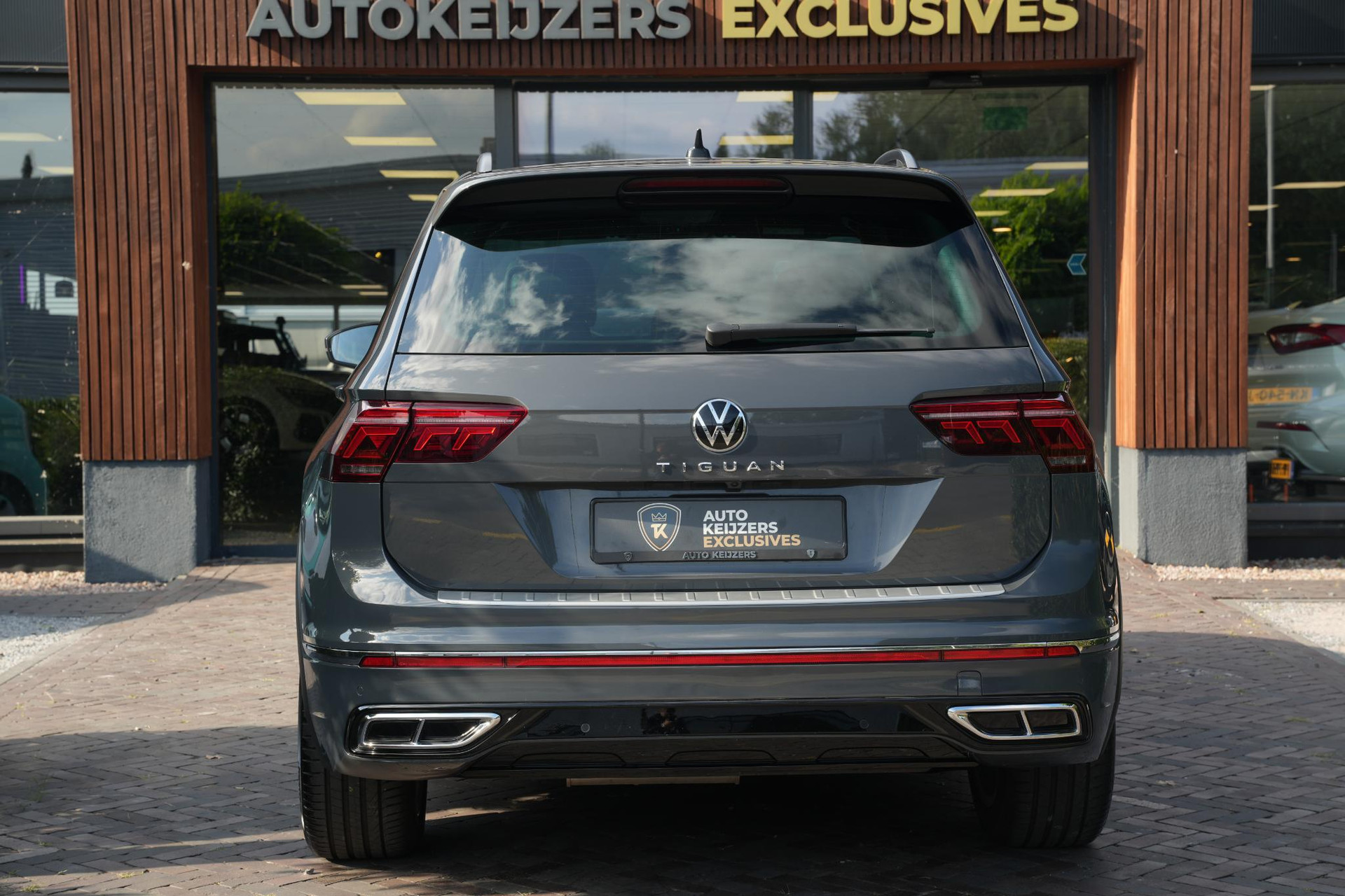 Volkswagen Tiguan 2.0 TDI R-Line Business+ 2023 Dolphin grey metallic (B0) 9