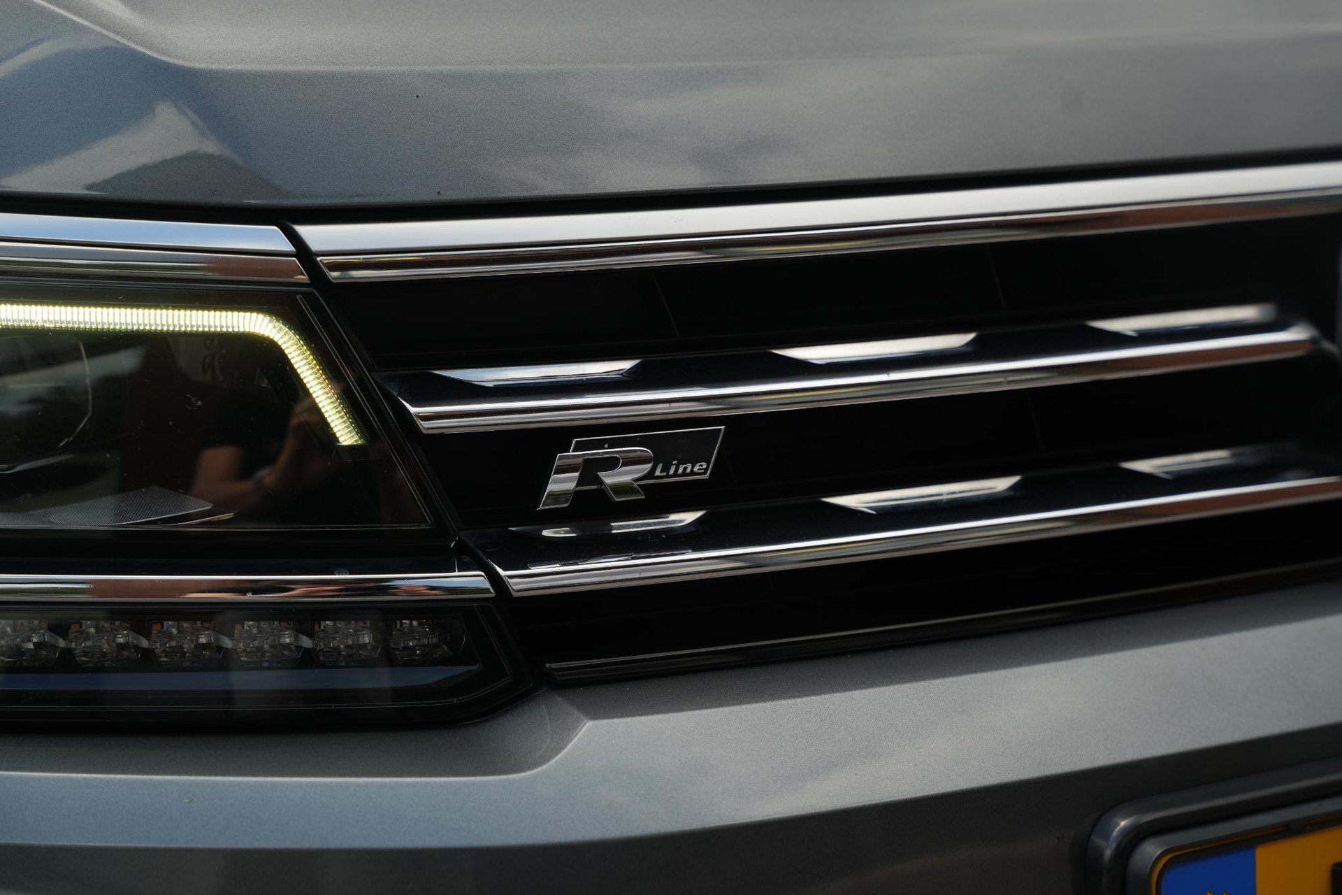 Volkswagen Tiguan Allspace 2.0 TSI 4Motion Highline Business R 7p. 2019 Platinum-grey metallic (2R) 19
