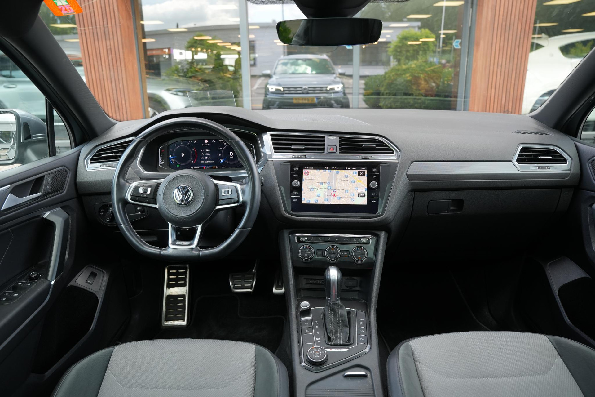 Volkswagen Tiguan Allspace 2.0 TSI 4Motion Highline Business R 7p. 2019 Platinum-grey metallic (2R) 2