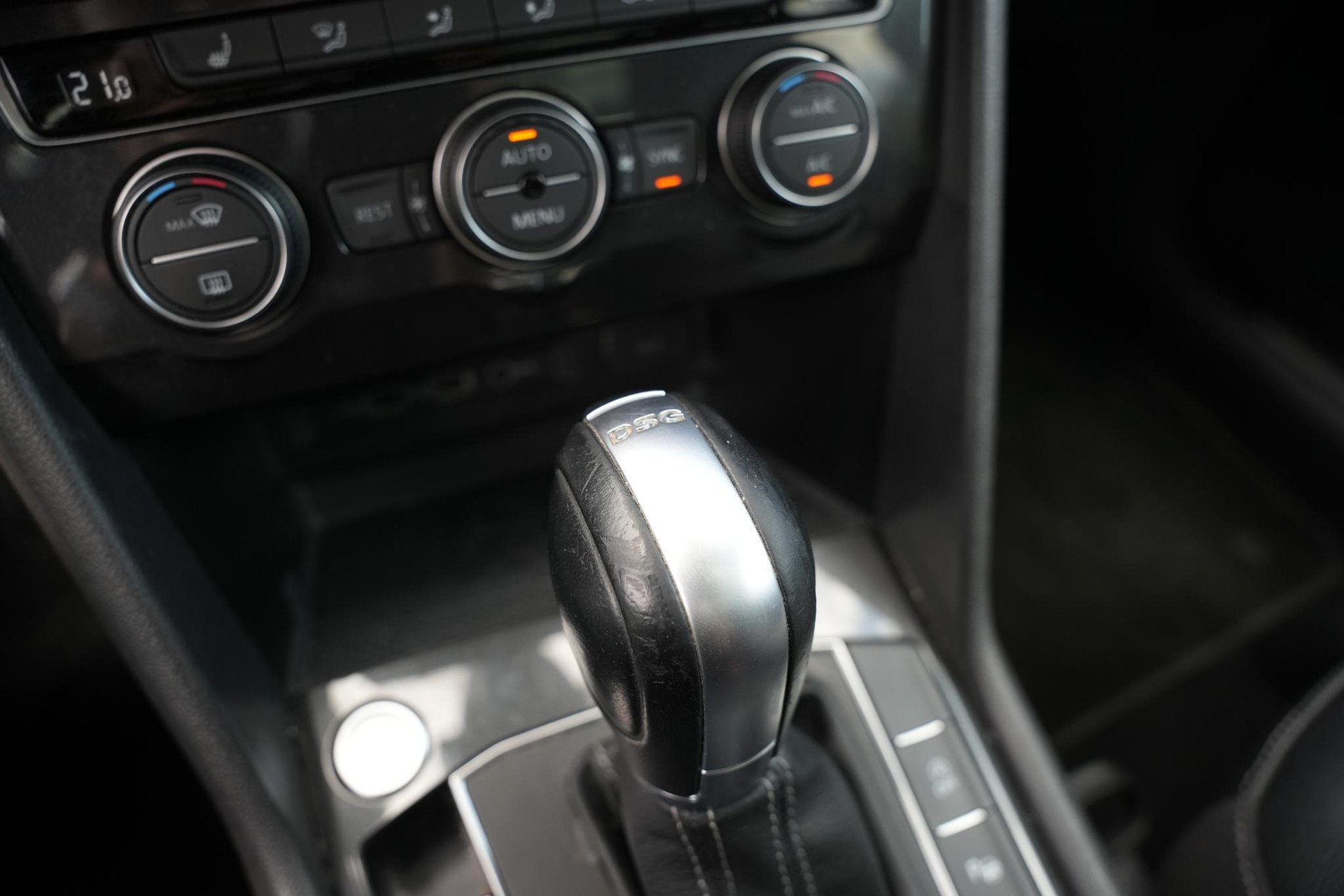 Volkswagen Tiguan Allspace 2.0 TSI 4Motion Highline Business R 7p. 2019 Platinum-grey metallic (2R) 32