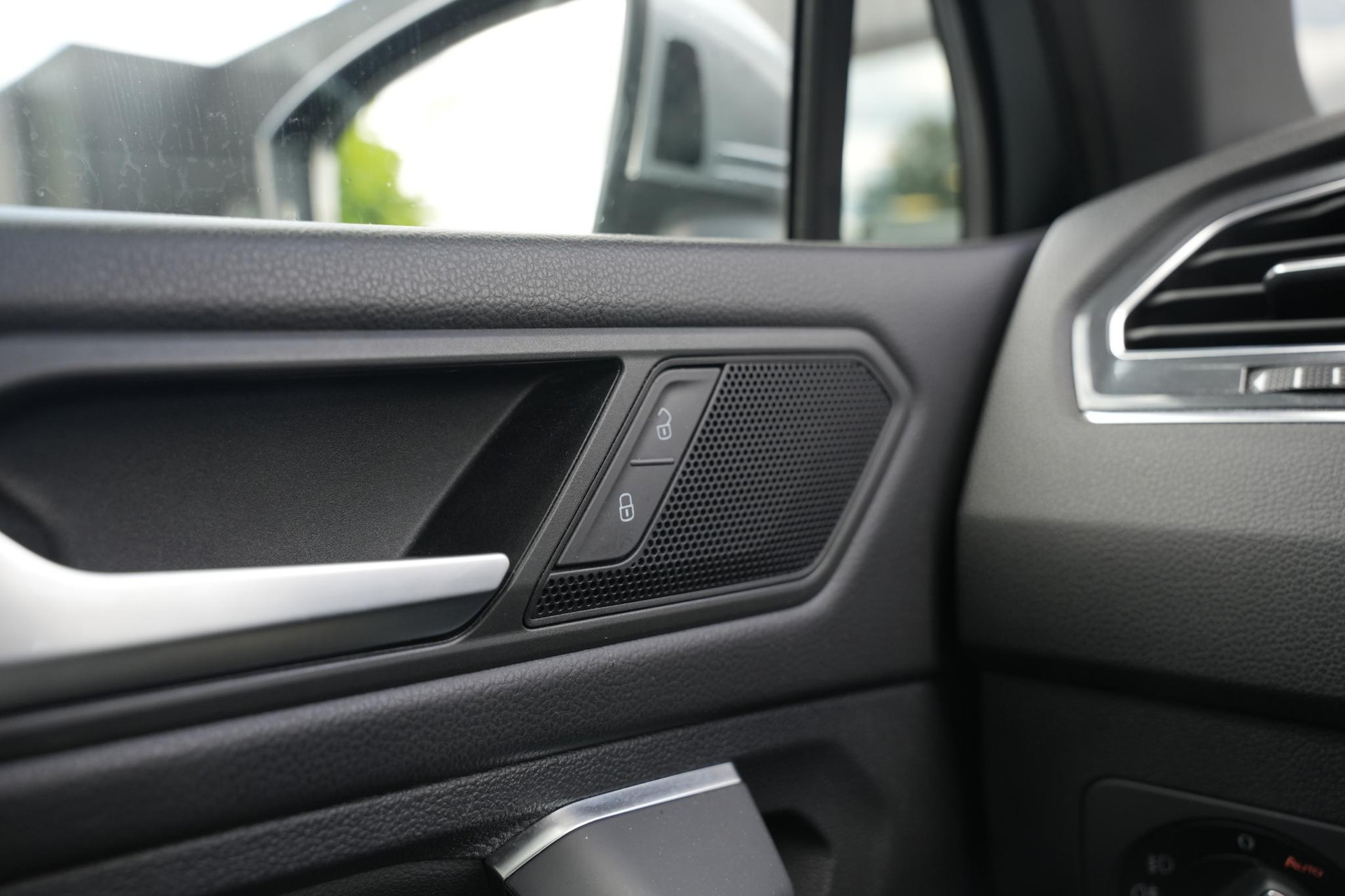 Volkswagen Tiguan Allspace 2.0 TSI 4Motion Highline Business R 7p. 2019 Platinum-grey metallic (2R) 34