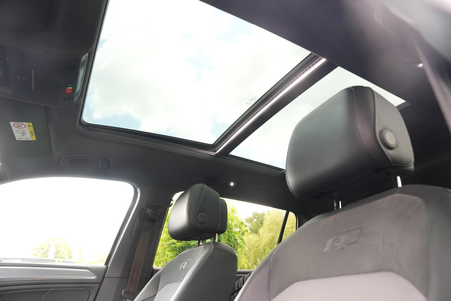 Volkswagen Tiguan Allspace 2.0 TSI 4Motion Highline Business R 7p. 2019 Platinum-grey metallic (2R) 40