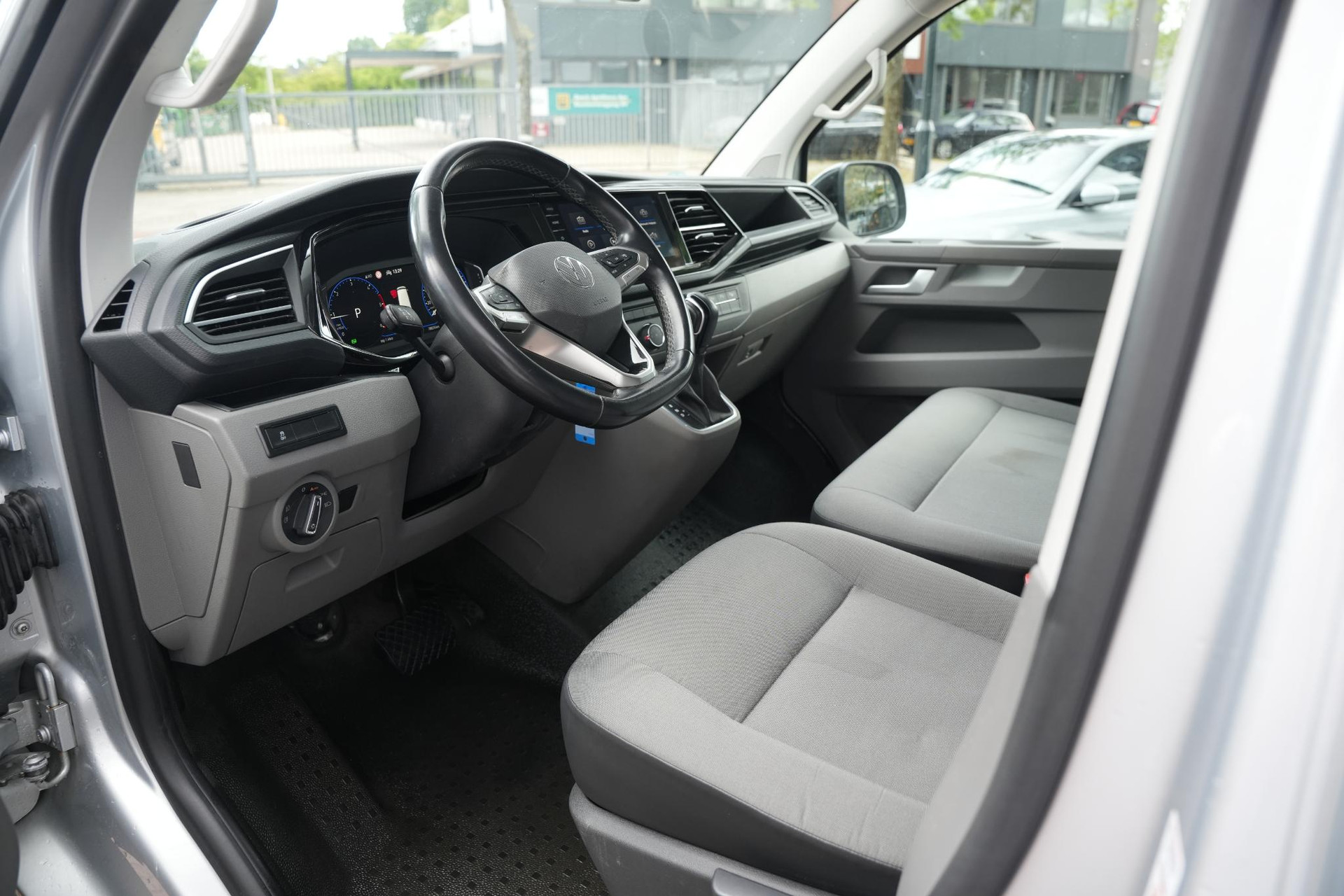 Volkswagen Transporter 2.0 TDI L1H1 4Motion Edition 2022 Reflexsilver metallic (8E) 31