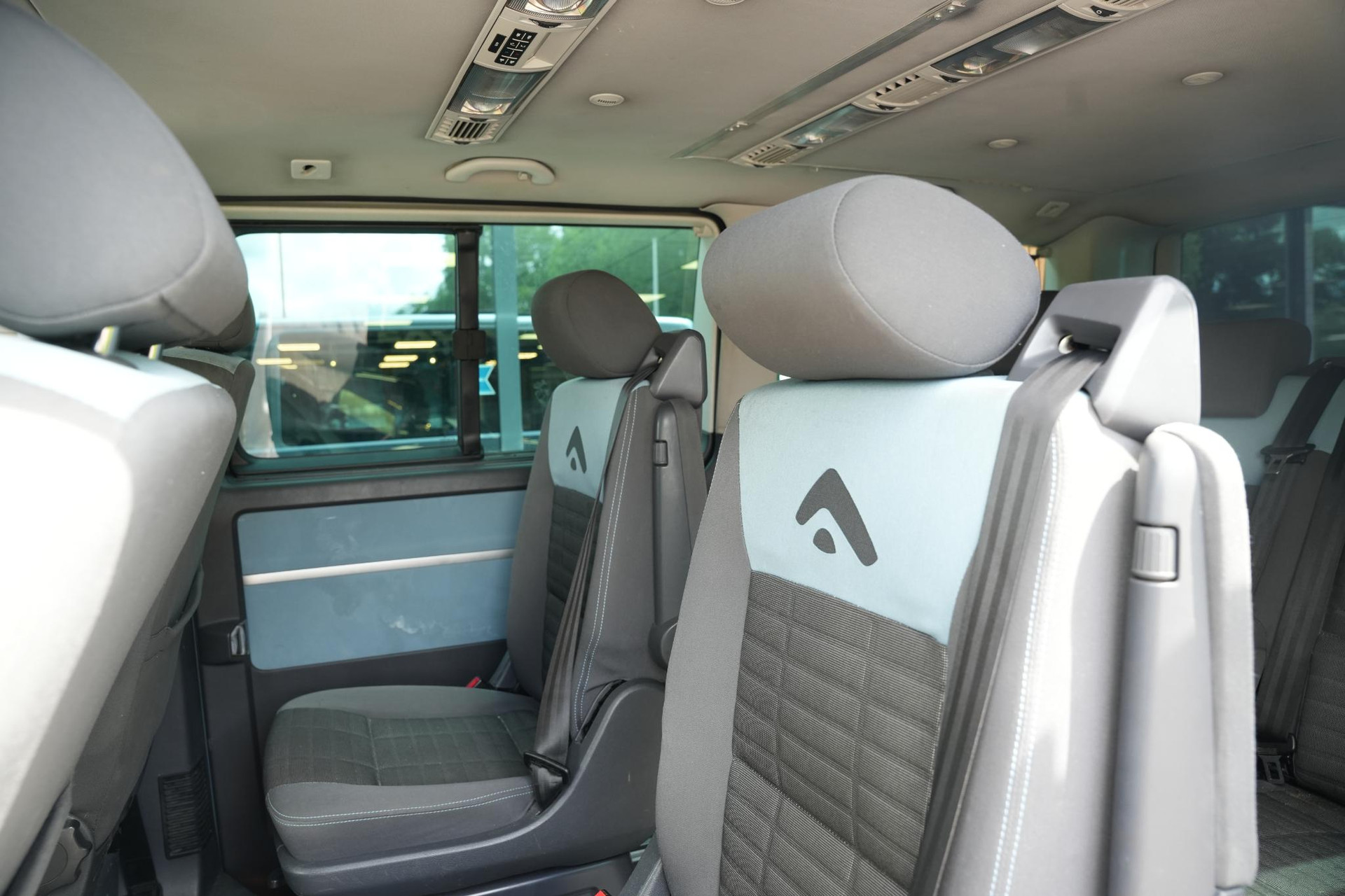 Volkswagen  Transporter Multivan 2.5 TDI Highline 2007 Crystal blue metallic (9048) 13
