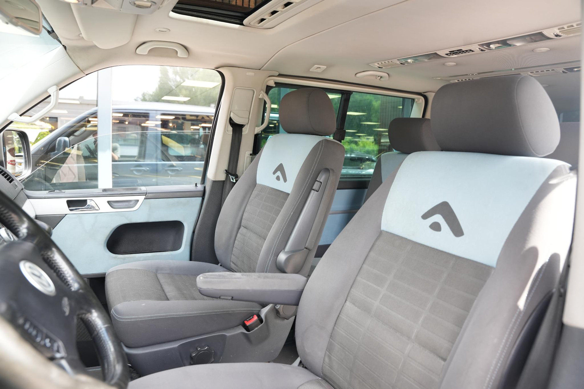 Volkswagen  Transporter Multivan 2.5 TDI Highline 2007 Crystal blue metallic (9048) 15