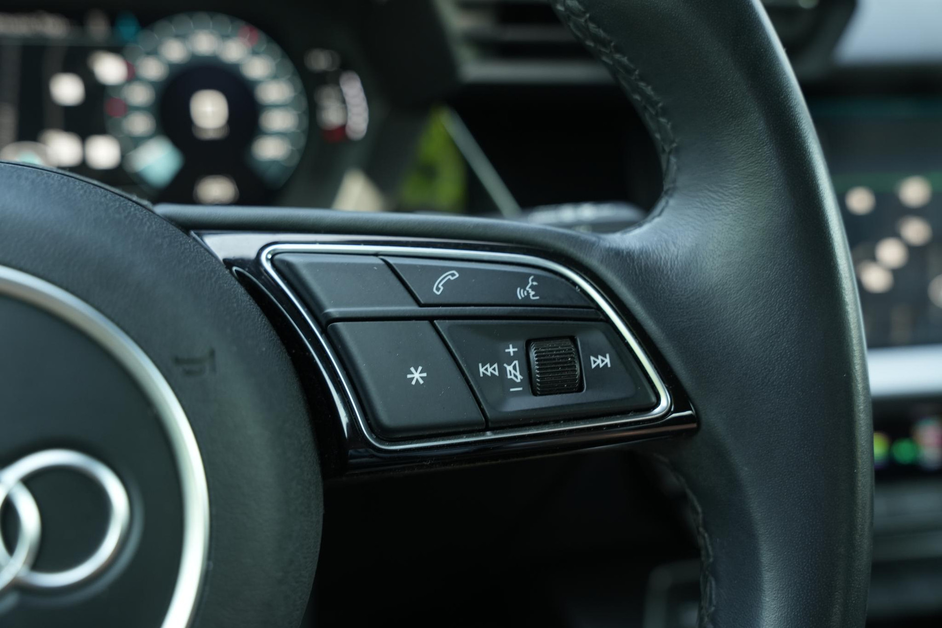 Audi A3 Sportback 40 TFSI e Advanced edition 2023 Metallic mythical black (0E) 25