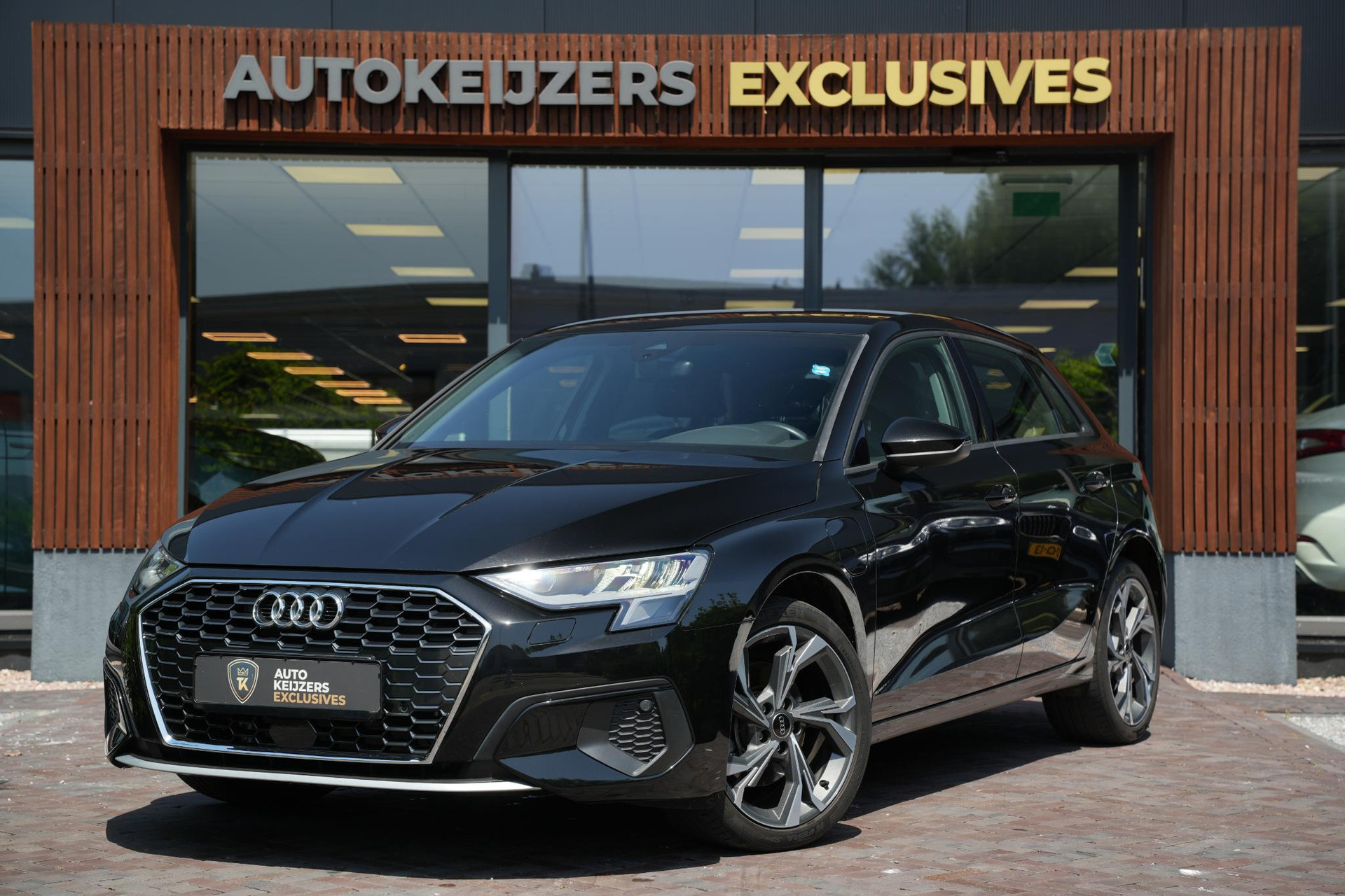 Audi A3 Sportback 40 TFSI e Advanced edition 2023 Metallic mythical black (0E) 5