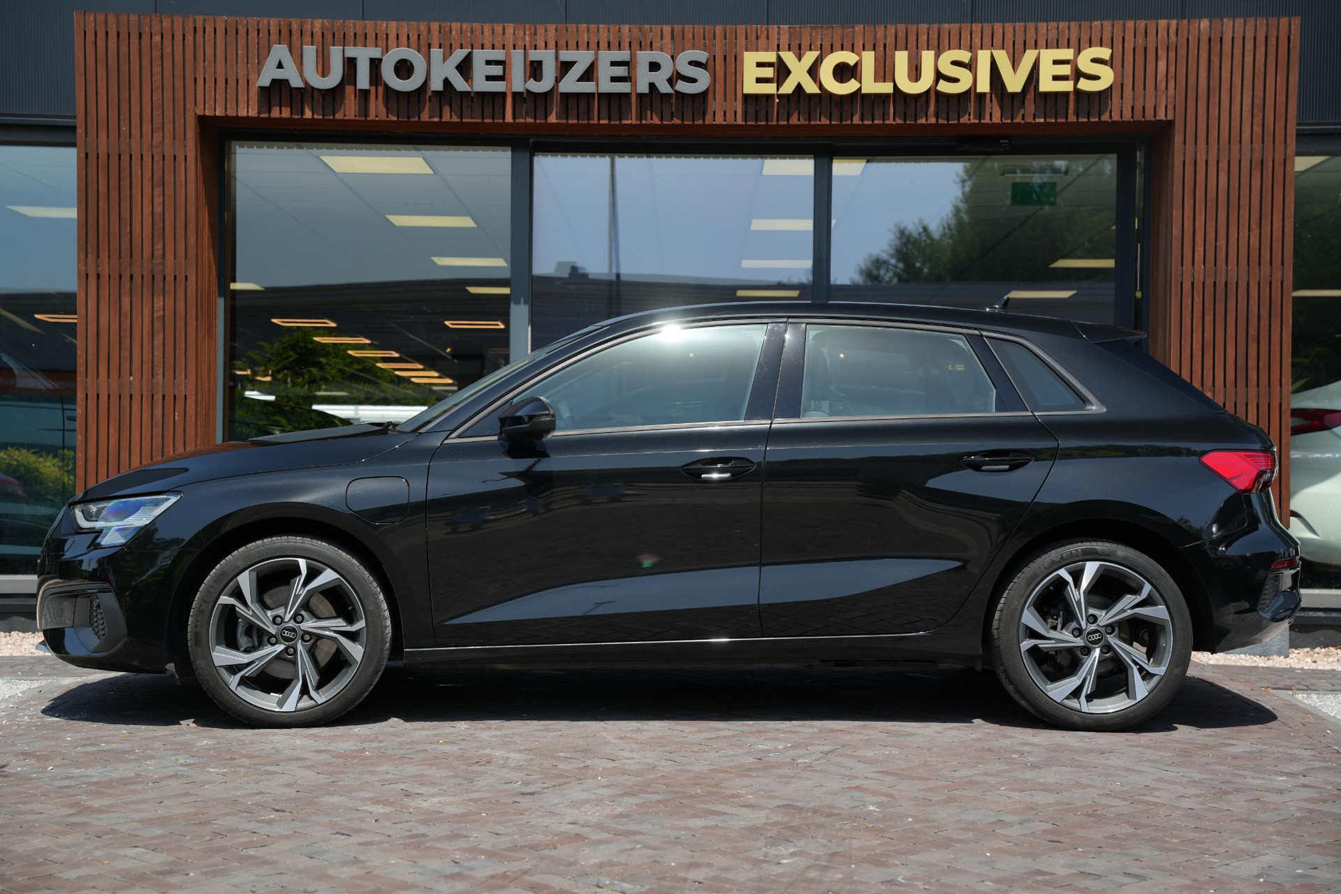 Audi A3 Sportback 40 TFSI e Advanced edition 2023 Metallic mythical black (0E) 7