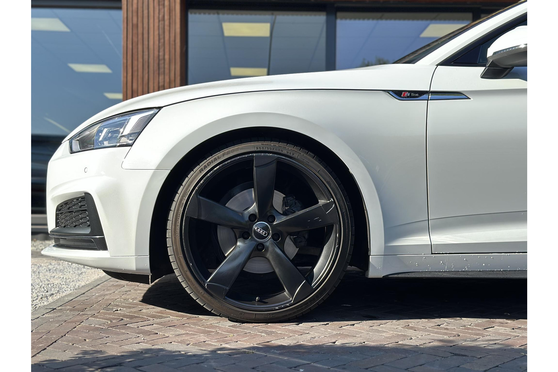 Audi A5 Sportback 2.0 TFSI MHEV Sport S-line Edition 2018 Gletsjerwit metallic 6
