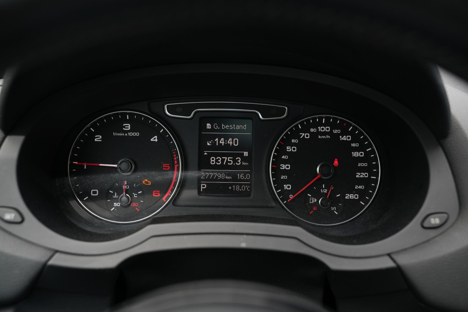 Audi Q3 2.0 TDI quattro S Edition 2013 Metallic glacier white (2Y) 10