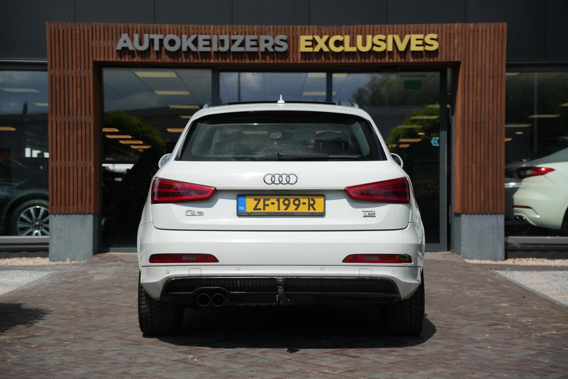 Audi Q3 2.0 TDI quattro S Edition 2013 Metallic glacier white (2Y) 11