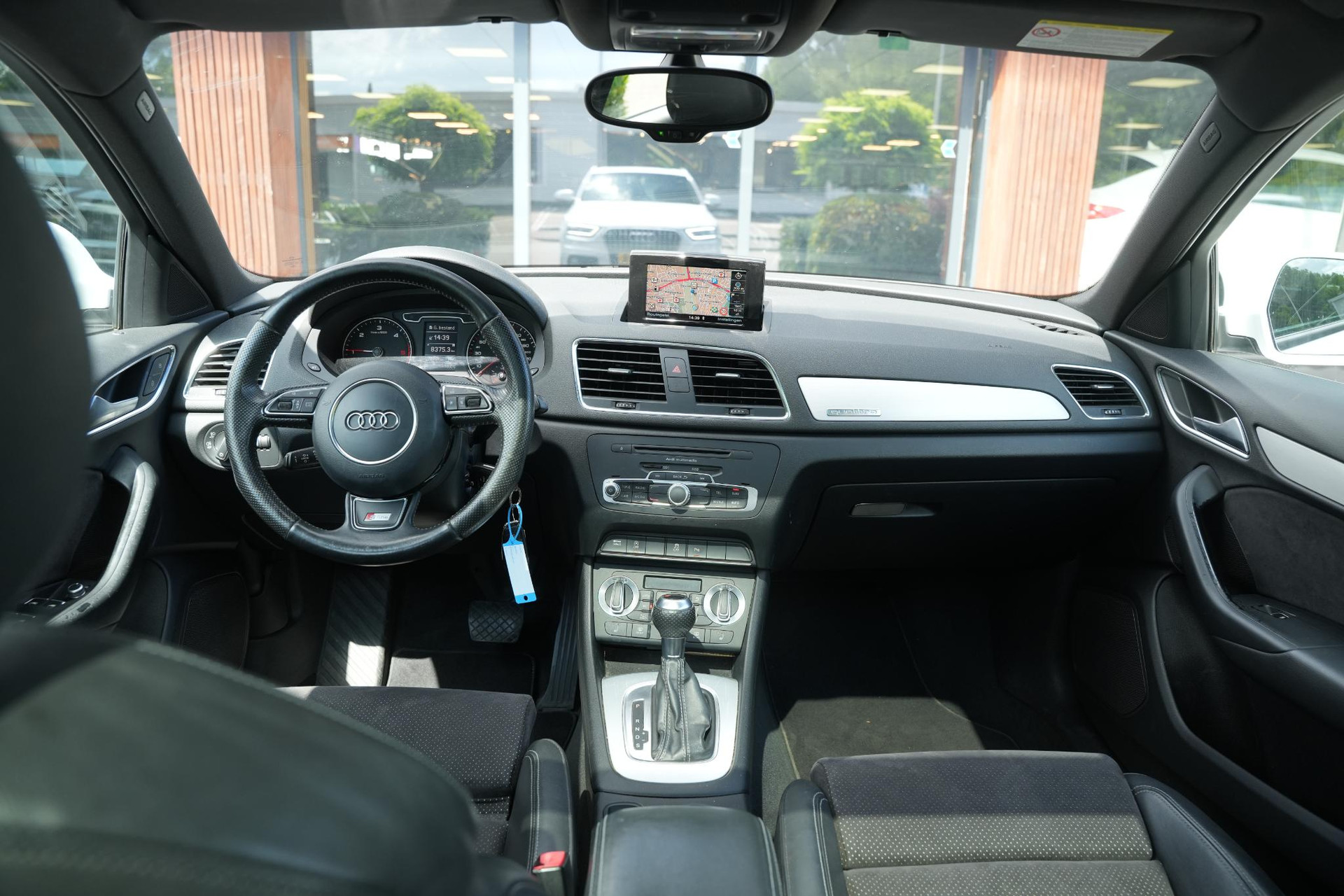 Audi Q3 2.0 TDI quattro S Edition 2013 Metallic glacier white (2Y) 2