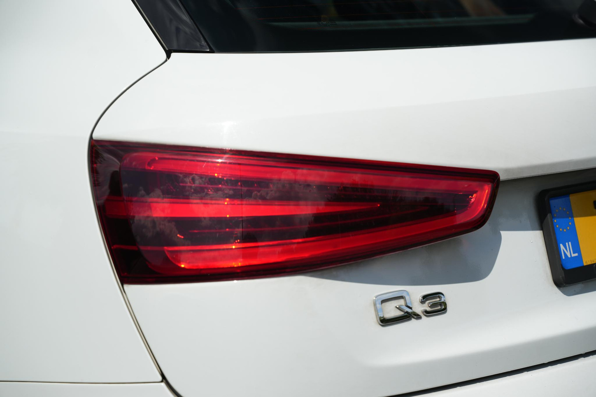 Audi Q3 2.0 TDI quattro S Edition 2013 Metallic glacier white (2Y) 23