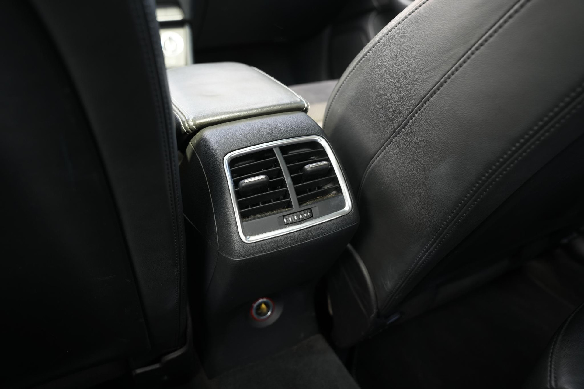 Audi Q3 2.0 TDI quattro S Edition 2013 Metallic glacier white (2Y) 30