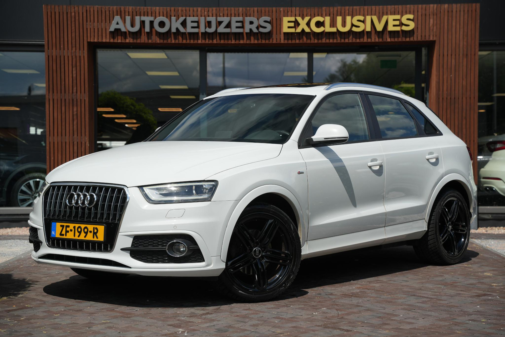 Audi Q3 2.0 TDI quattro S Edition 2013 Metallic glacier white (2Y) 5
