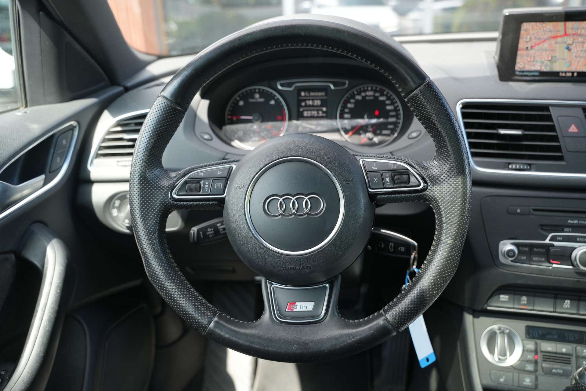 Audi Q3 2.0 TDI quattro S Edition 2013 Metallic glacier white (2Y) 8