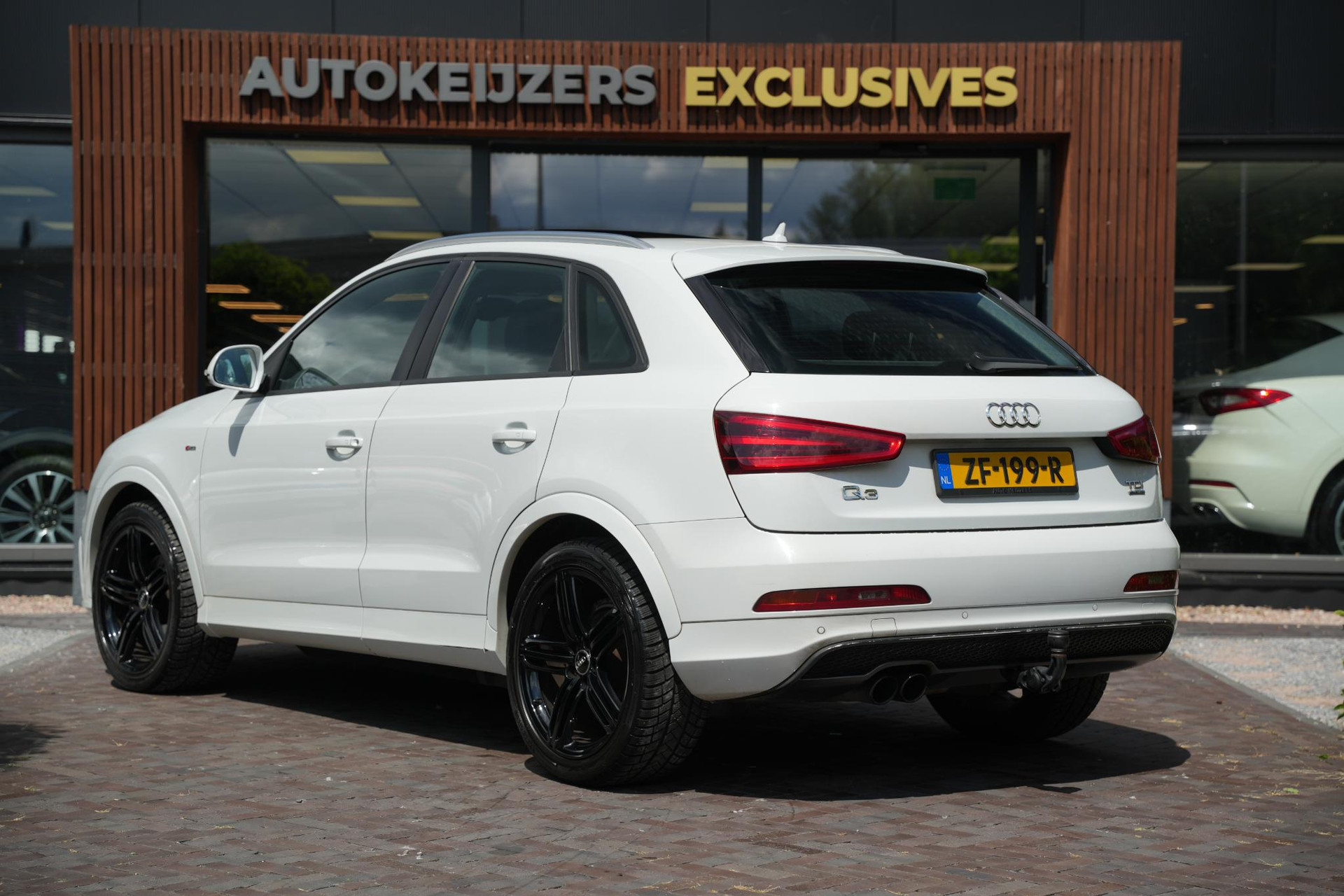 Audi Q3 2.0 TDI quattro S Edition 2013 Metallic glacier white (2Y) 9