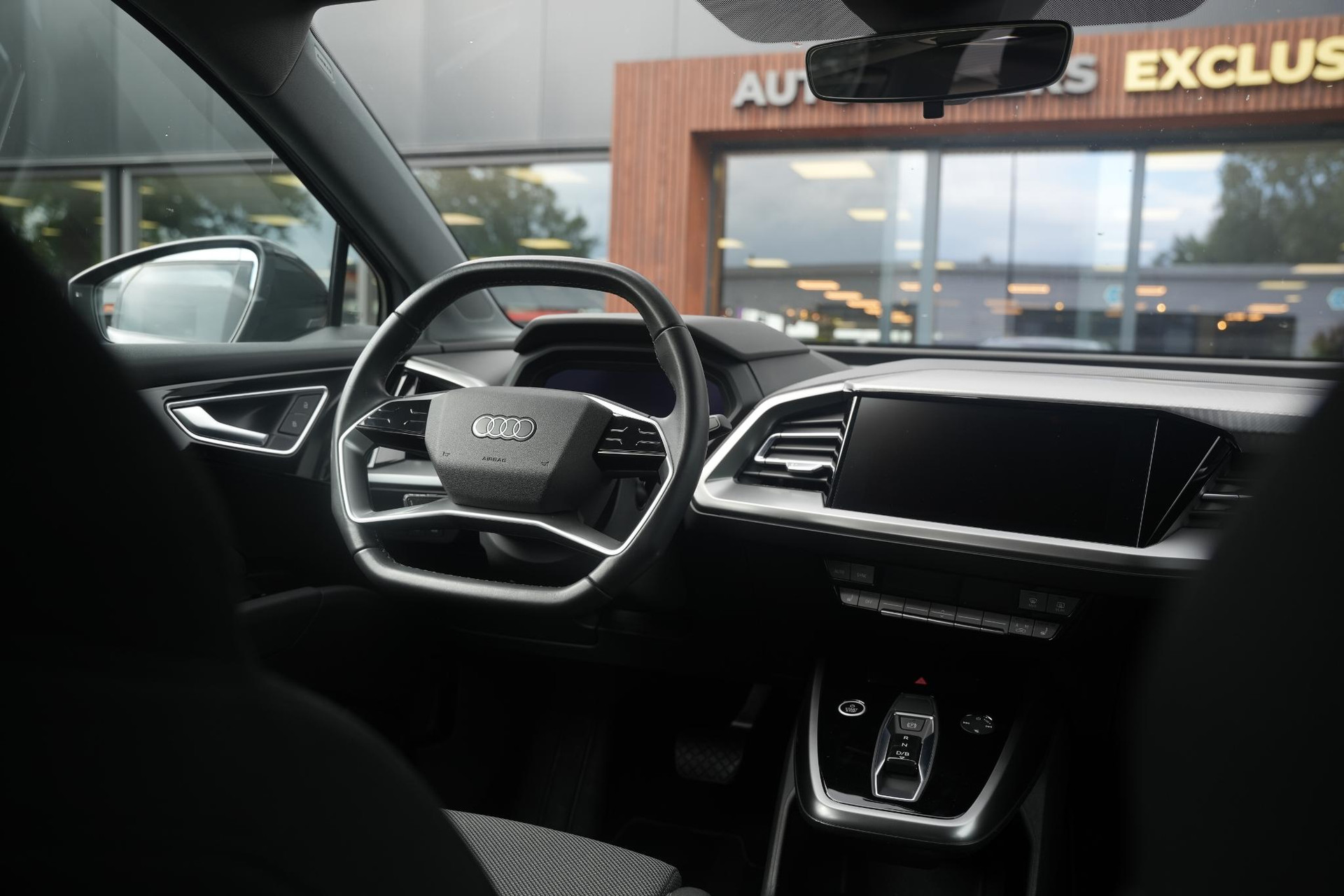 Audi Q4 e-tron 35 Launch edition Advanced 55 kWh 2021 Typhoongrijs metallic 14
