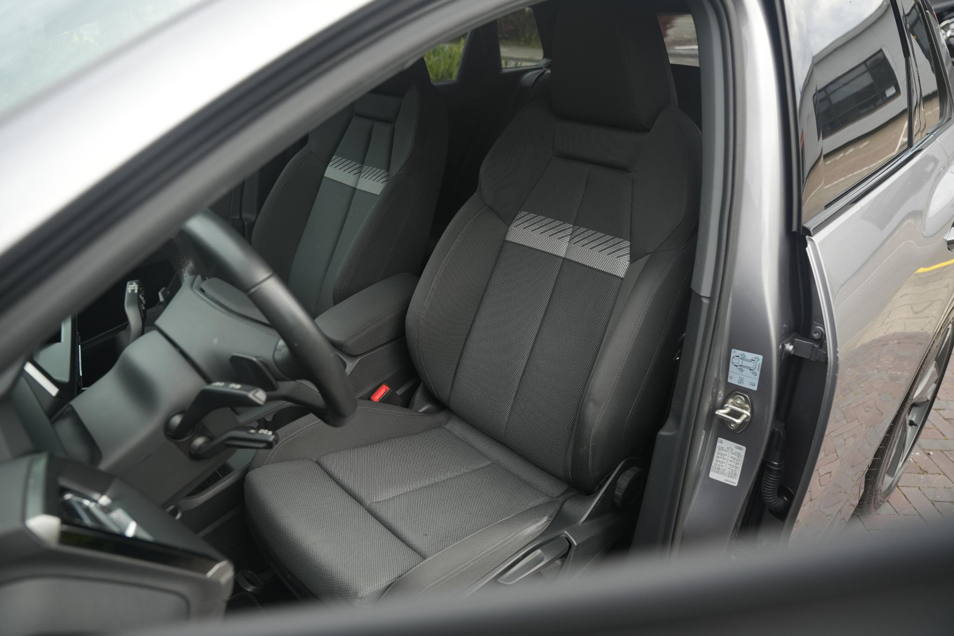 Audi Q4 e-tron 35 Launch edition Advanced 55 kWh 2021 Typhoongrijs metallic 16