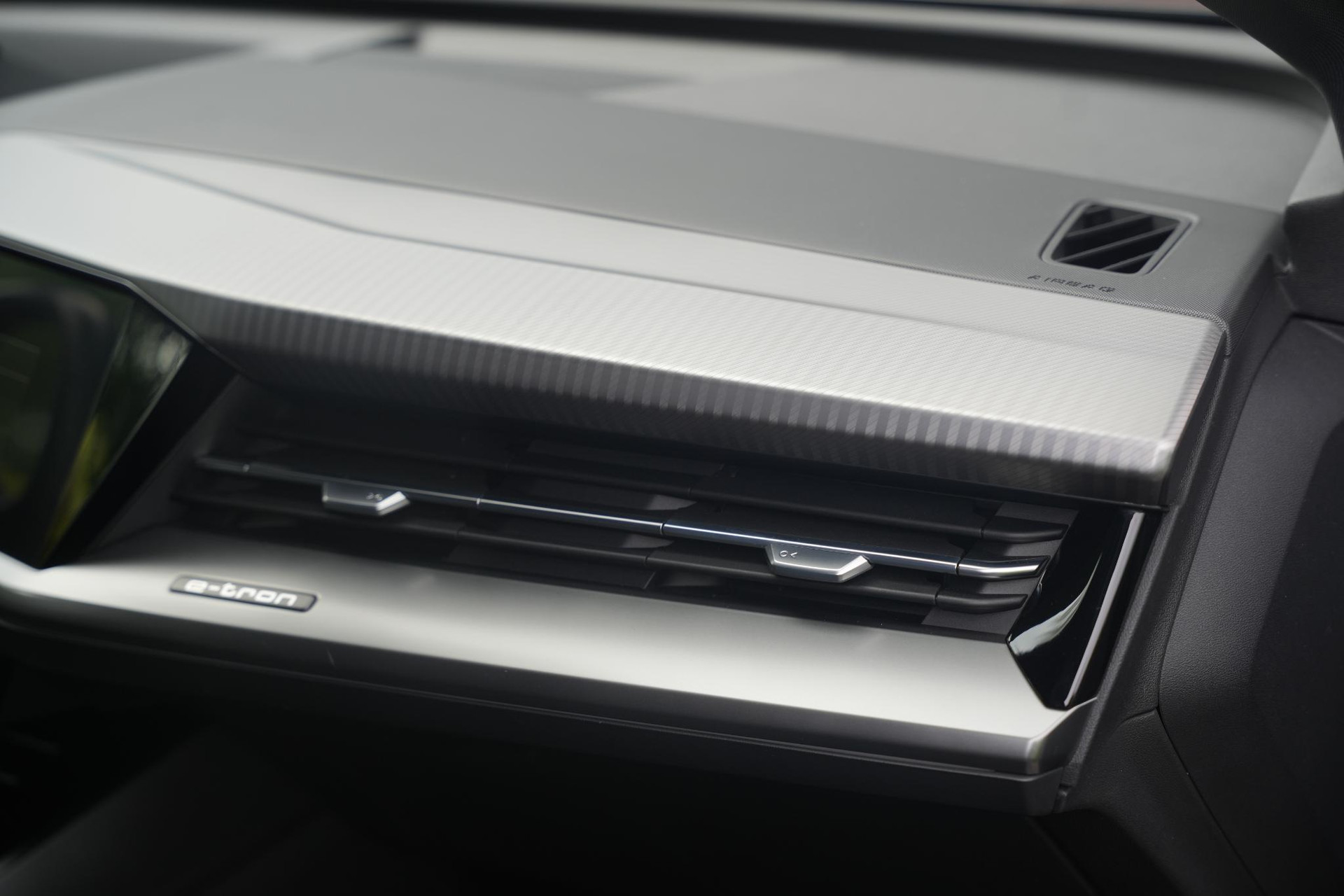 Audi Q4 e-tron 35 Launch edition Advanced 55 kWh 2021 Typhoongrijs metallic 18