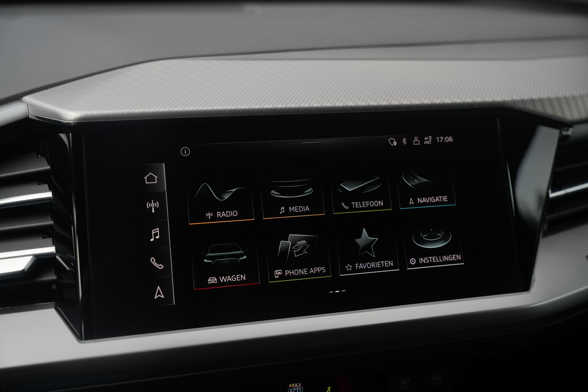 Audi Q4 e-tron 35 Launch edition Advanced 55 kWh 2021 Typhoongrijs metallic 28