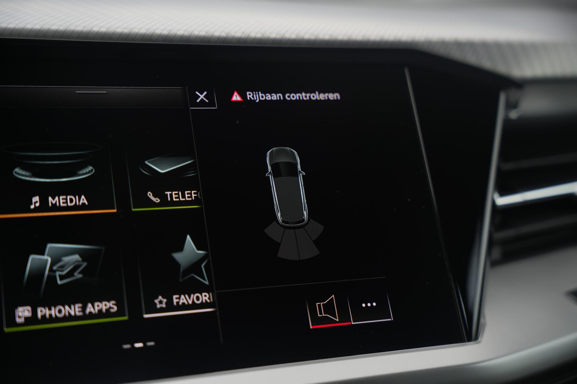 Audi Q4 e-tron 35 Launch edition Advanced 55 kWh 2021 Typhoongrijs metallic 33