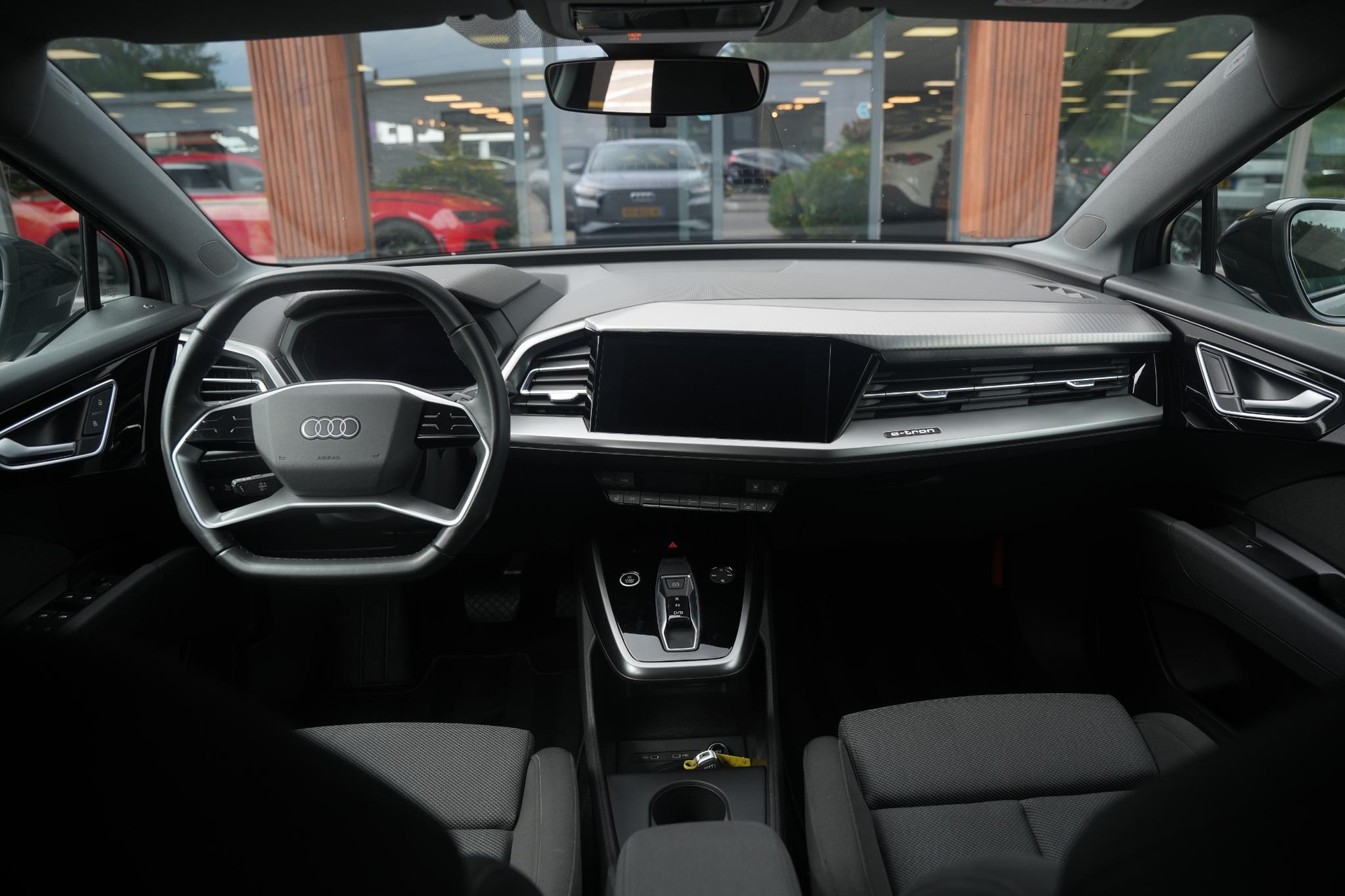 Audi Q4 e-tron 35 Launch edition Advanced 55 kWh 2021 Typhoongrijs metallic 4