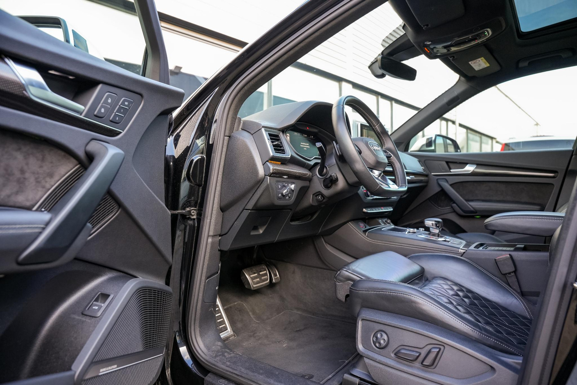 Audi Q5 3.0 TDI SQ5 quattro 2020 Mythoszwart metallic 6