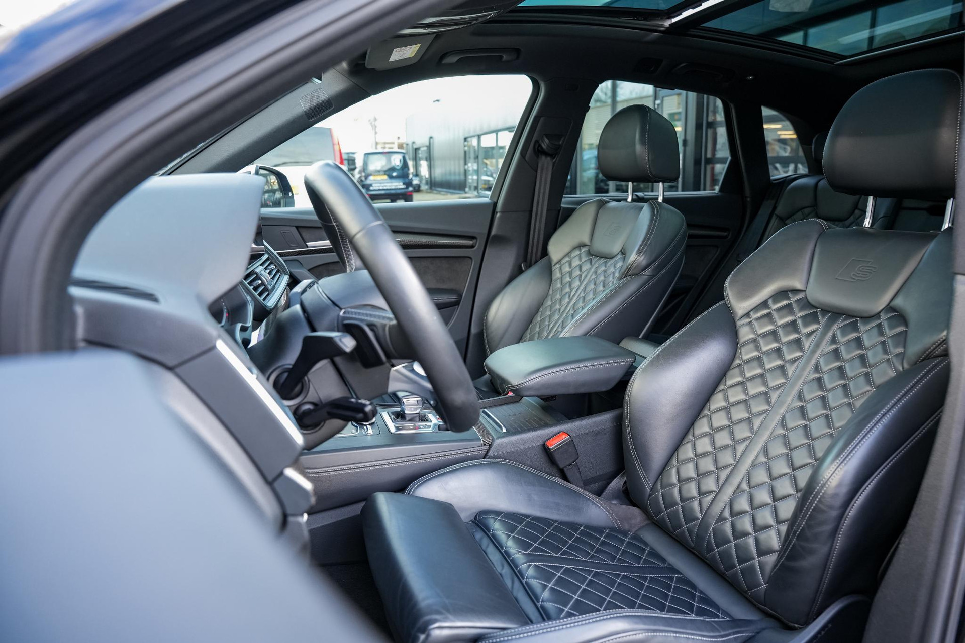 Audi Q5 3.0 TDI SQ5 quattro 2020 Mythoszwart metallic 8