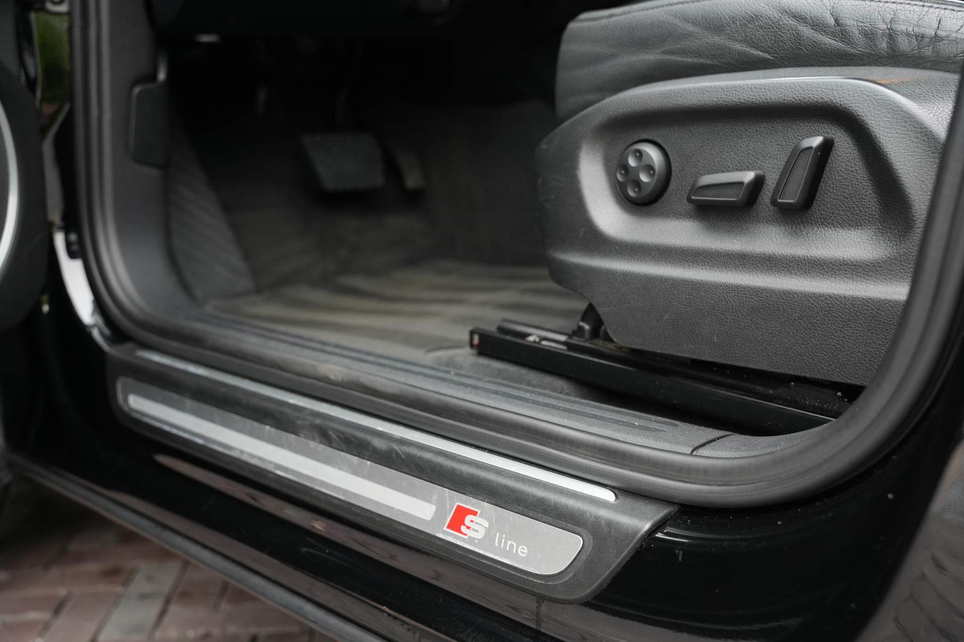 Audi Q5 3.2 TFSI quattro S Edition 2012  23