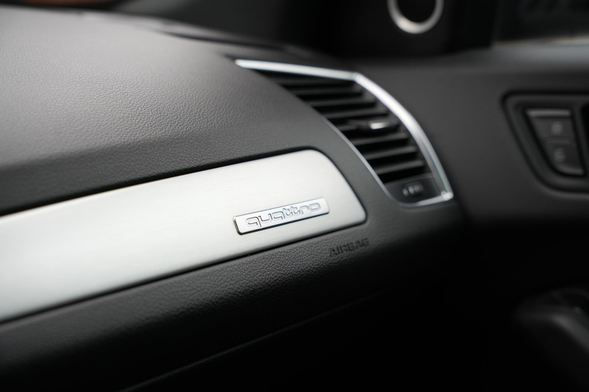 Audi Q5 3.2 TFSI quattro S Edition 2012  34
