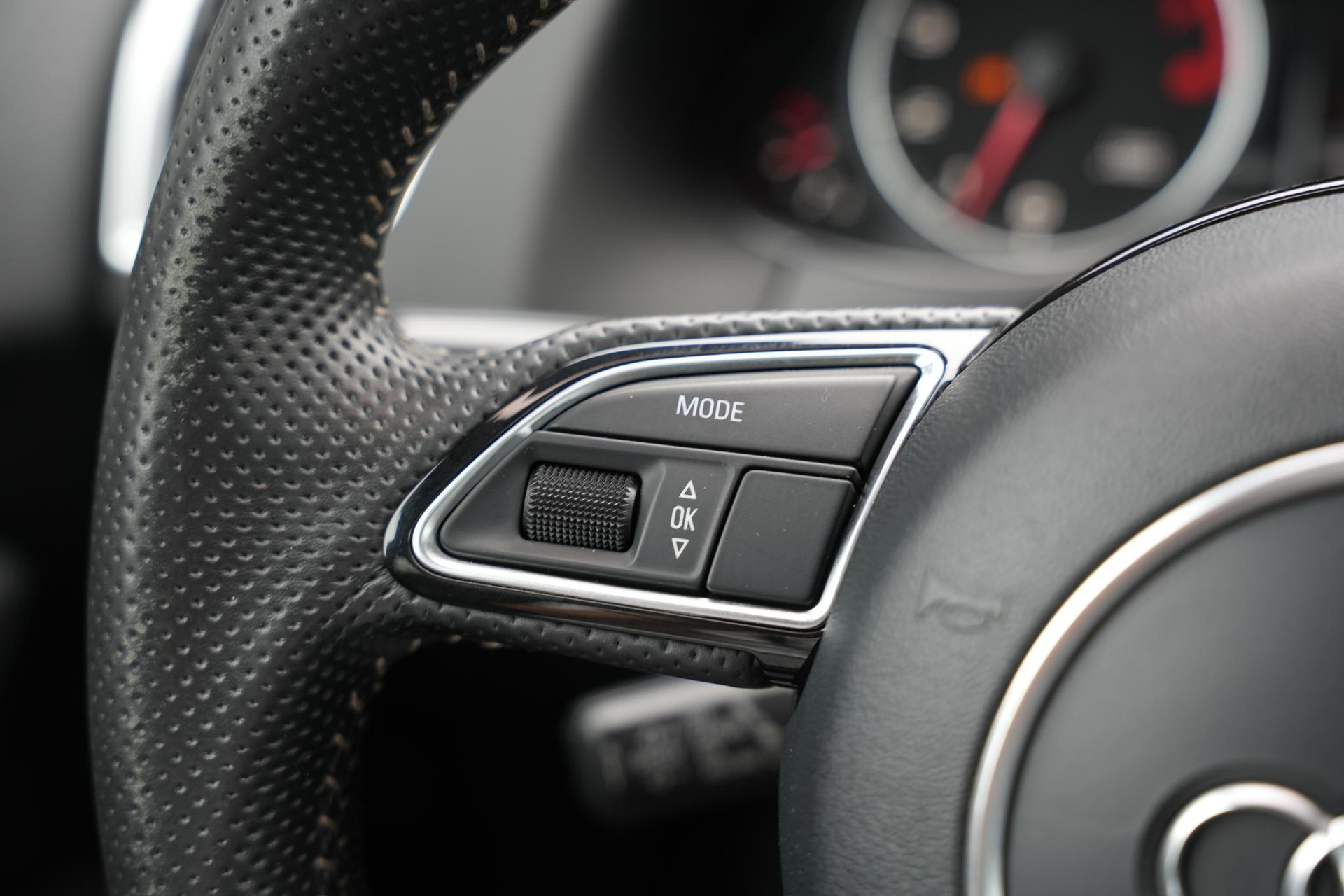 Audi Q5 3.2 TFSI quattro S Edition 2012  37