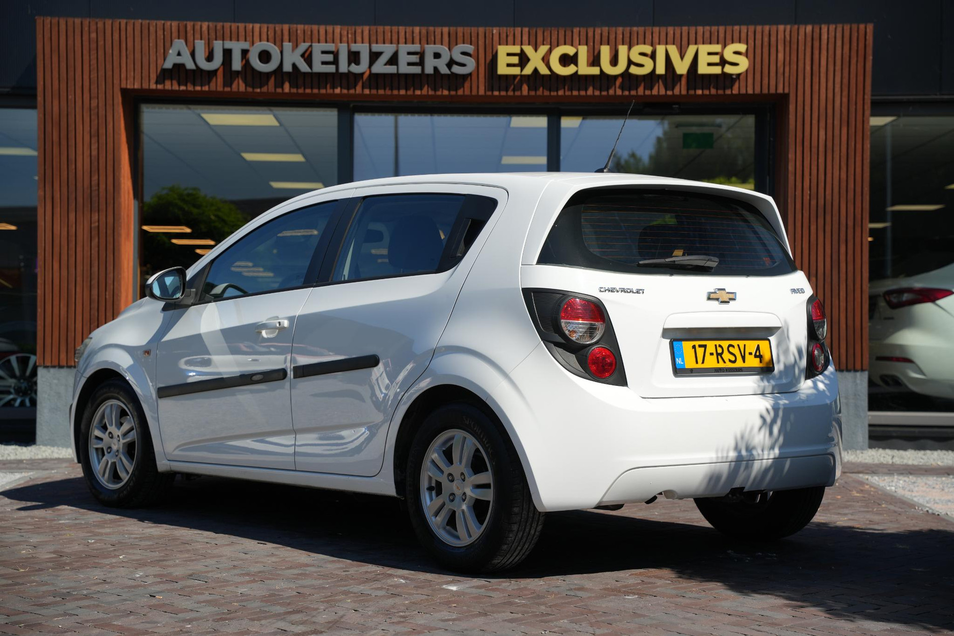 Chevrolet Aveo 1.2 LT 2011 Summit white 9