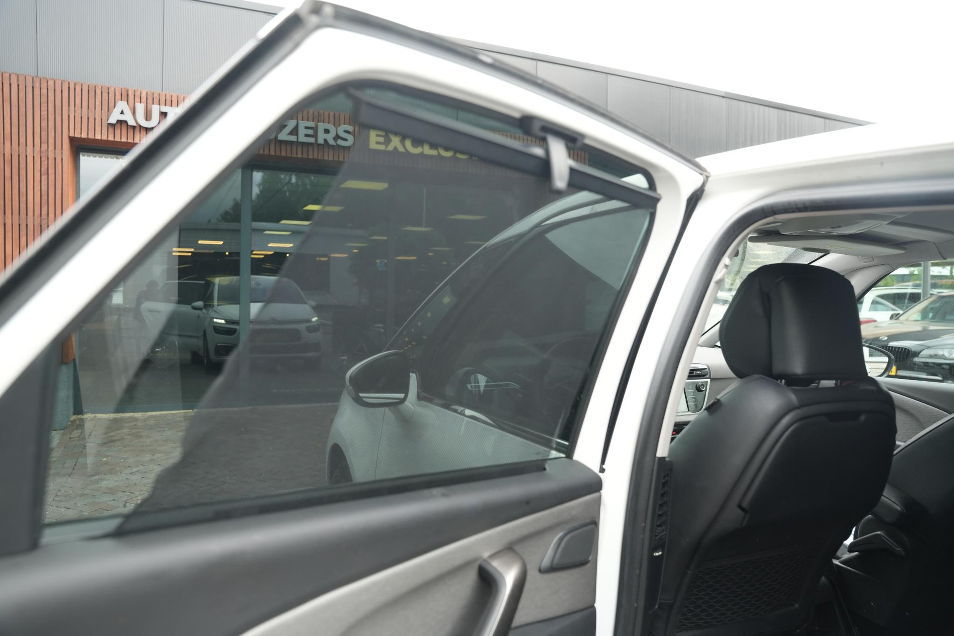 Citroën C4 Picasso 1.2 PureTech Business 2017 Basislak blanc banquise 23