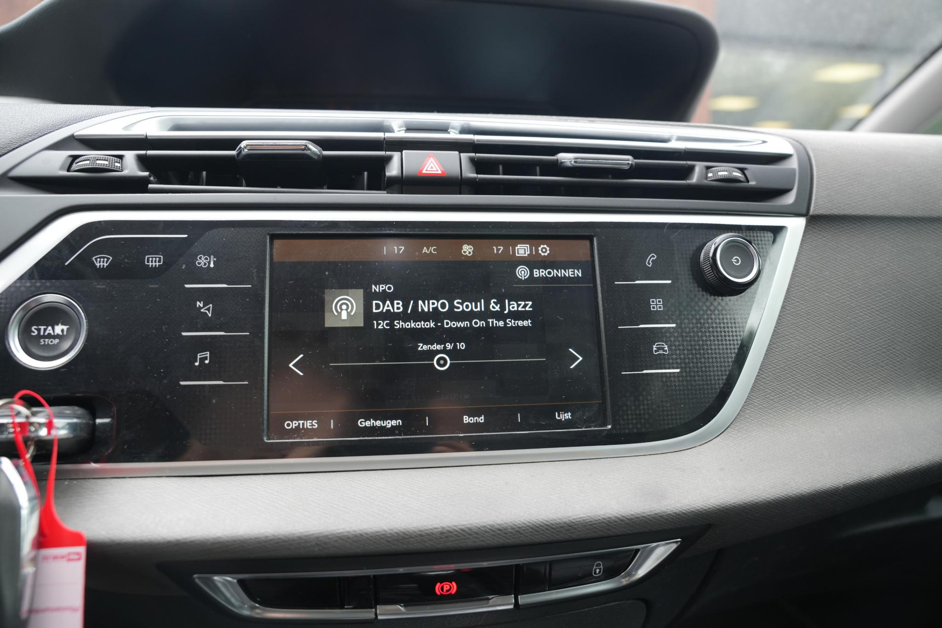 Citroën C4 Picasso 1.2 PureTech Business 2017 Basislak blanc banquise 25