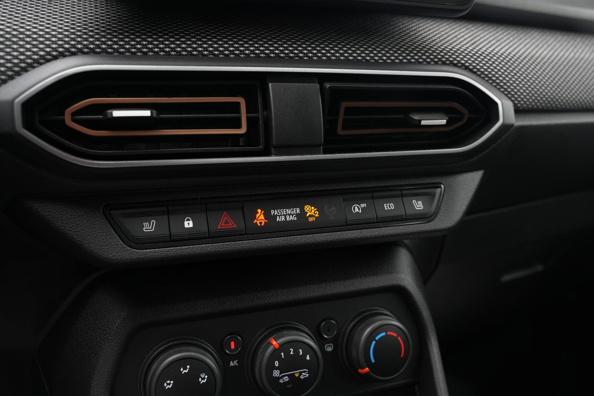 Dacia Sandero 1.0 TCe 90 Comfort 2024 ORANGE ATACAMA (TEEPY) 32
