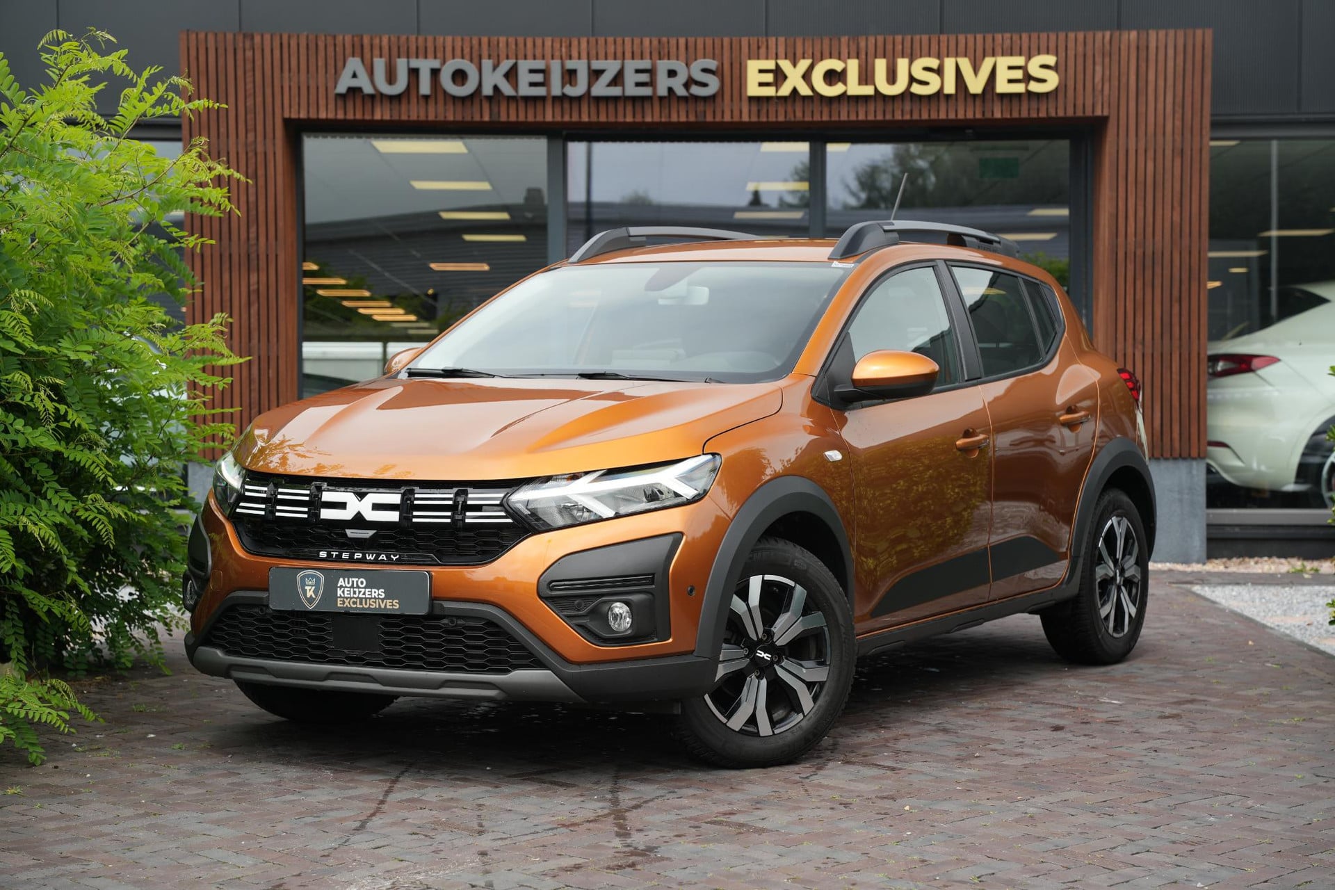 Dacia Sandero 1.0 TCe 90 Comfort 2024 ORANGE ATACAMA (TEEPY) 5