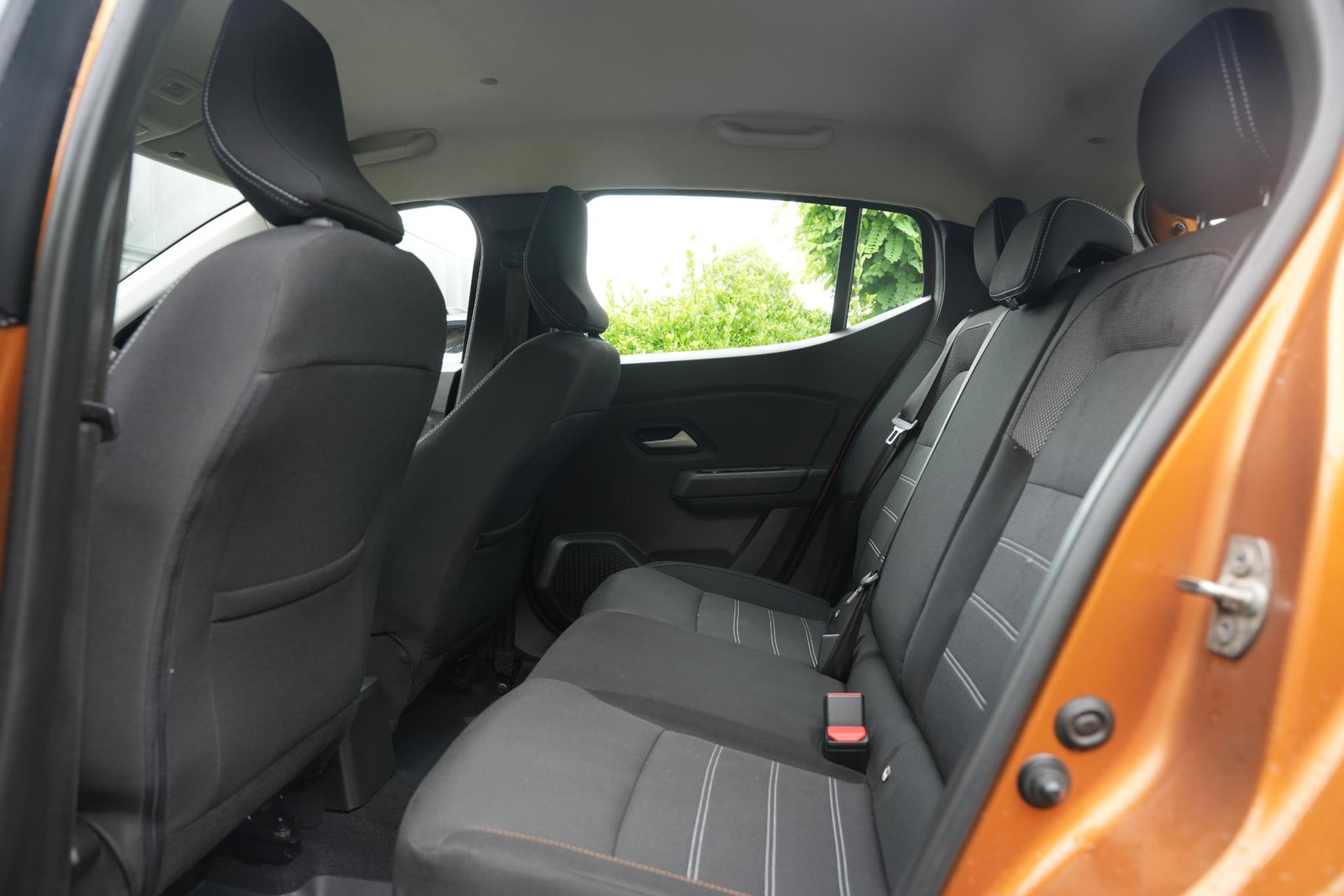 Dacia Sandero 1.0 TCe 90 Comfort 2024 ORANGE ATACAMA (TEEPY) 6