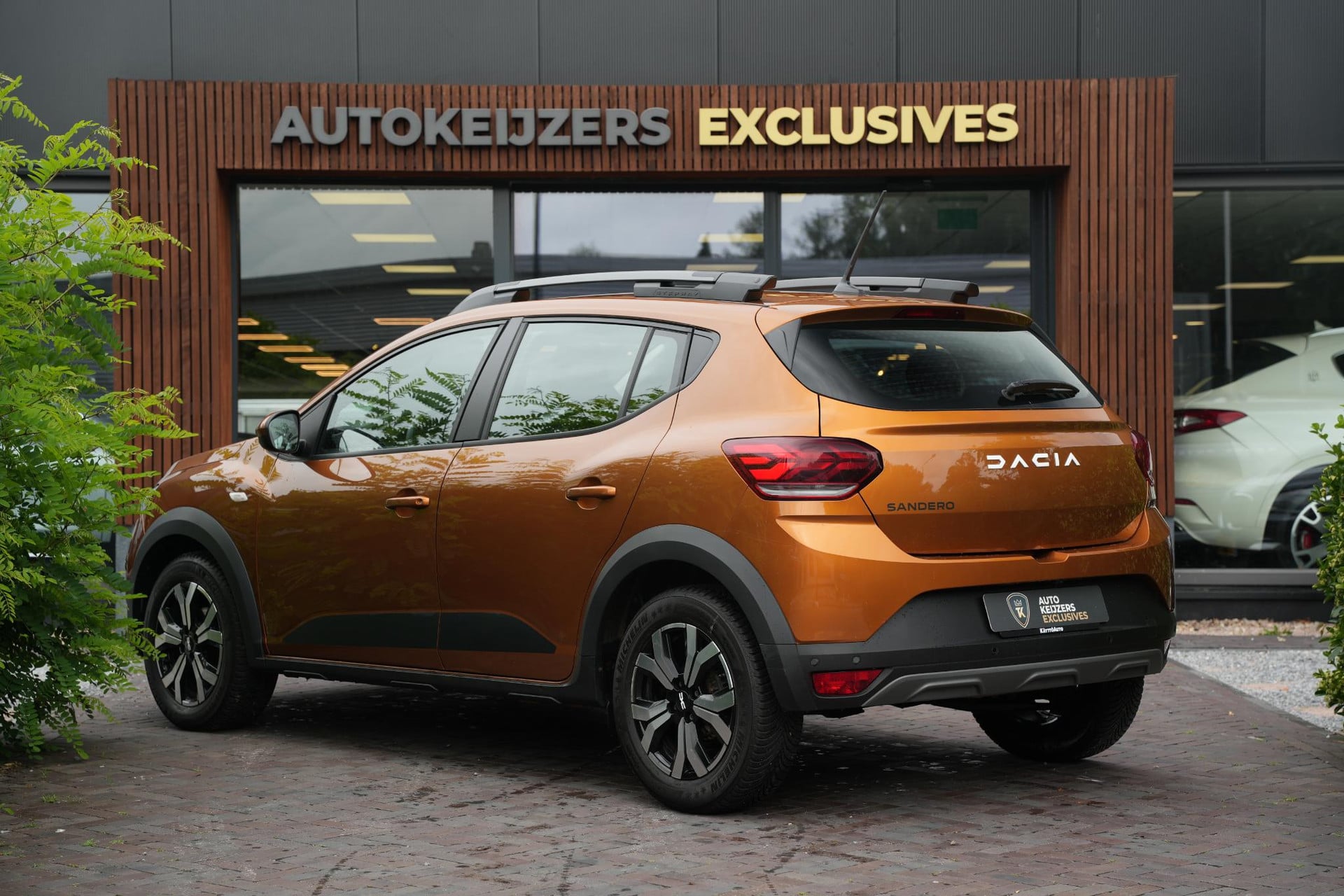 Dacia Sandero 1.0 TCe 90 Comfort 2024 ORANGE ATACAMA (TEEPY) 9