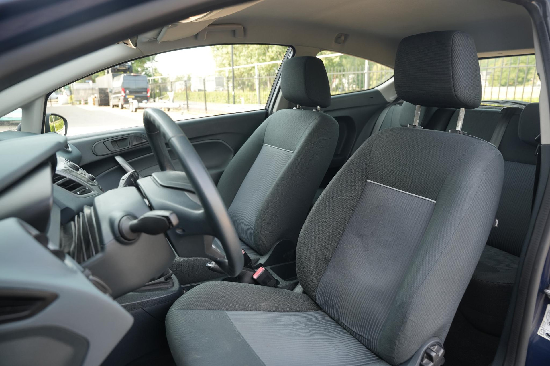 Ford Fiesta 1.25 Limited 2011  4