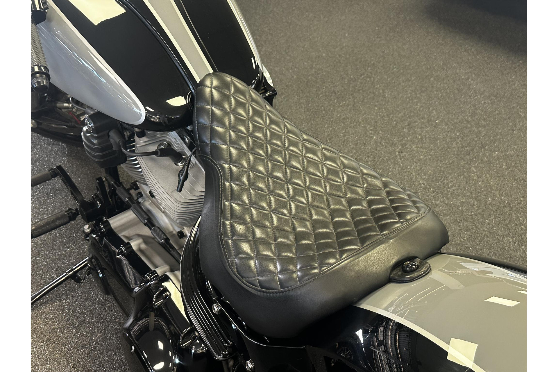 Harley-Davidson  96 FXCW Softail Rocker 2009  5