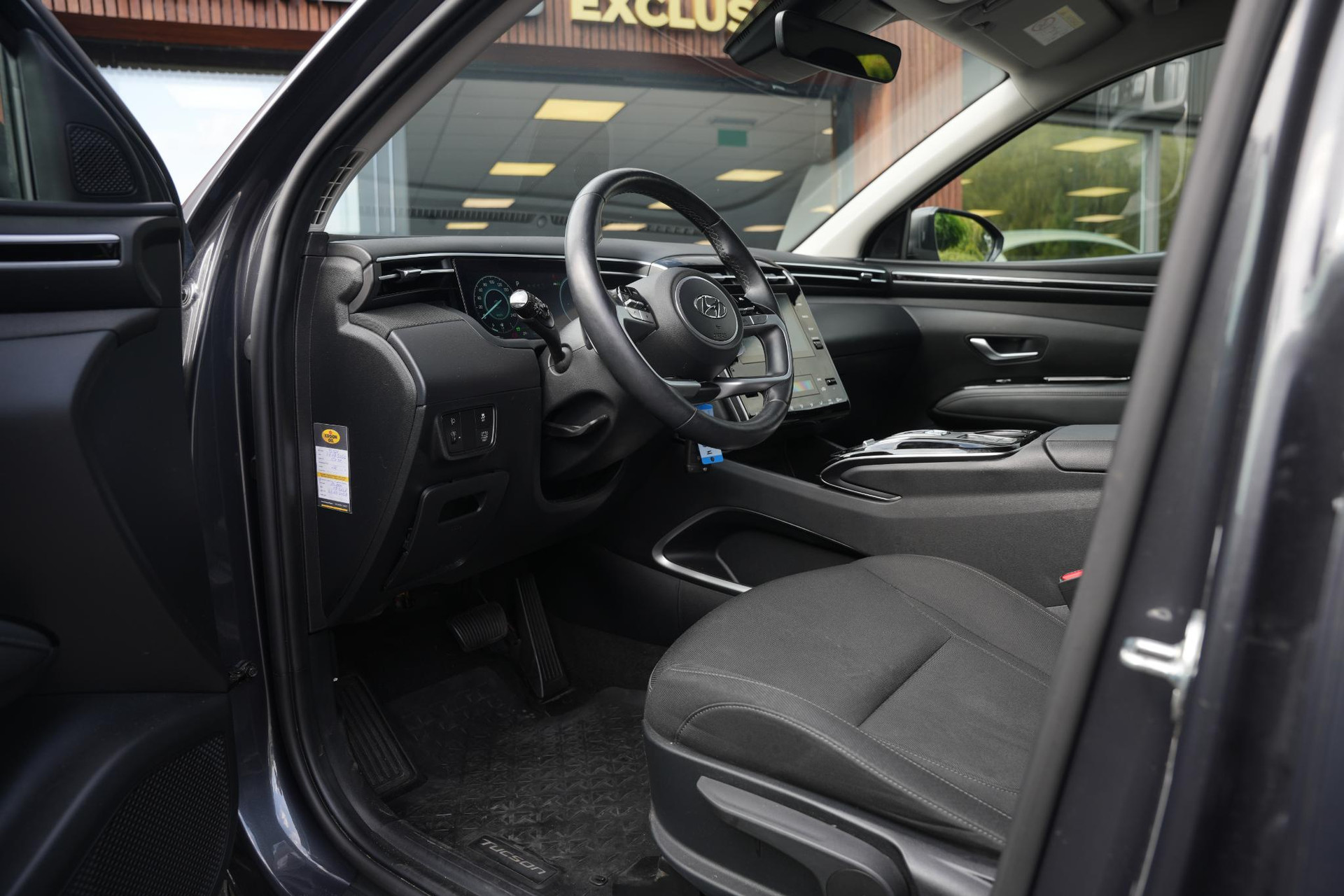 Hyundai Tucson 1.6 T-GDI HEV i-Motion 2024 Shimmering Silver Pearl Metallic (R2T) 2