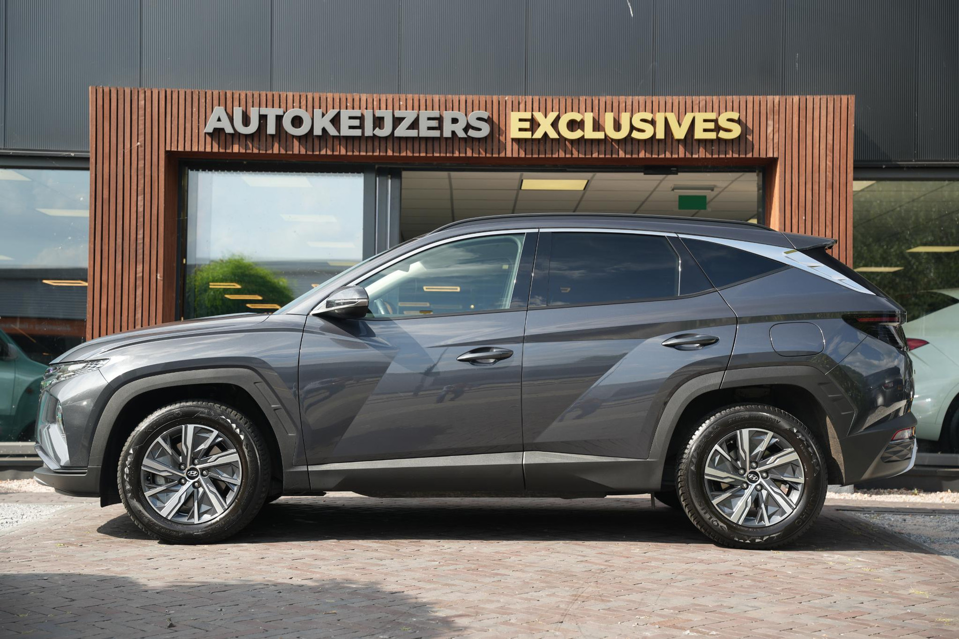 Hyundai Tucson 1.6 T-GDI HEV i-Motion 2024 Shimmering Silver Pearl Metallic (R2T) 5