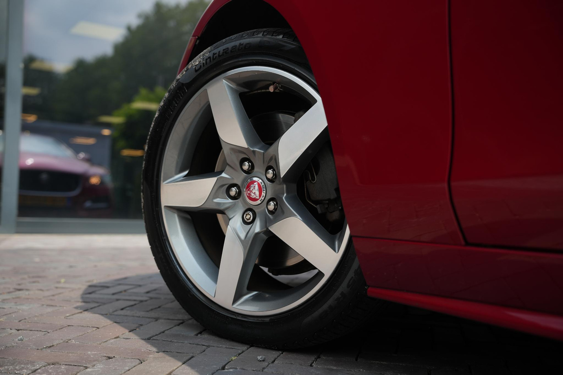 Jaguar XE 2.0 Portfolio 2016 Exterior Paint - Firenze (1AF) 13